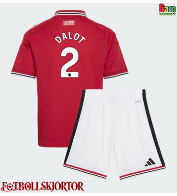 Manchester United Diogo Dalot #2 Hemmakläder Barn 2026-27 Kortärmad (+ Korta byxor)